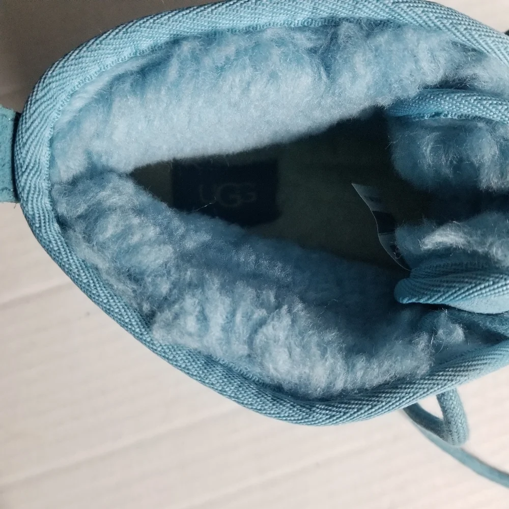 UGG MEN'S BLUE NEUMEL CHUKKA BOOTS SIZE 8
